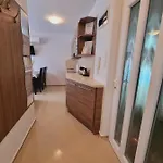 Andi *